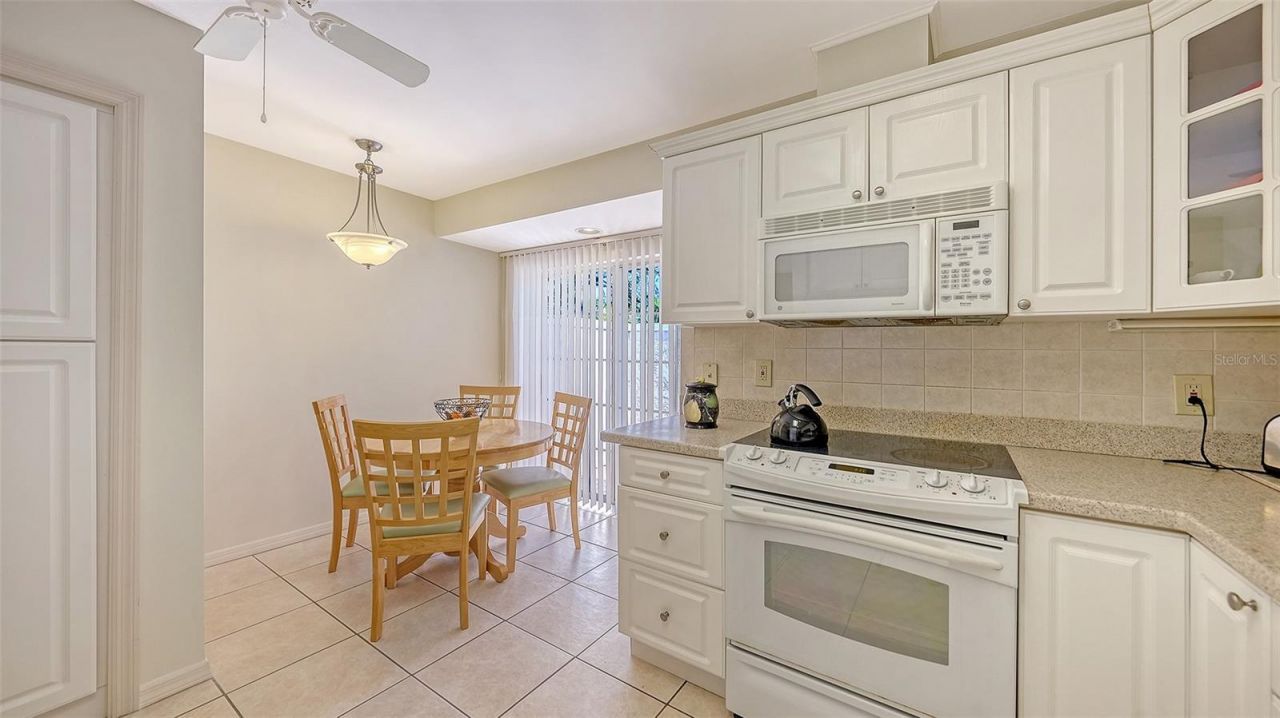 5521 Chanteclaire, Unit 21, Sarasota, FL 34235 Photo