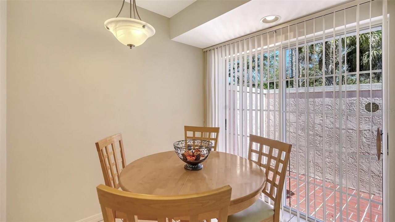 5521 Chanteclaire, Unit 21, Sarasota, FL 34235 Photo