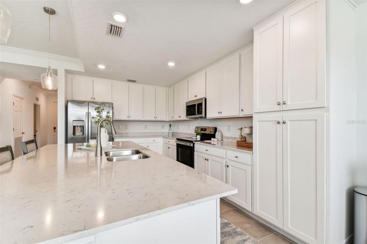 18114 Gawthrop Drive, Unit 106, Bradenton, FL 34211 Photo