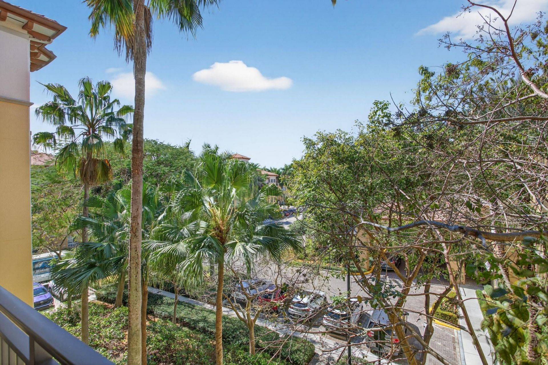 16102 Emerald Estates Dr, Unit 325, Weston, FL 33331 Photo