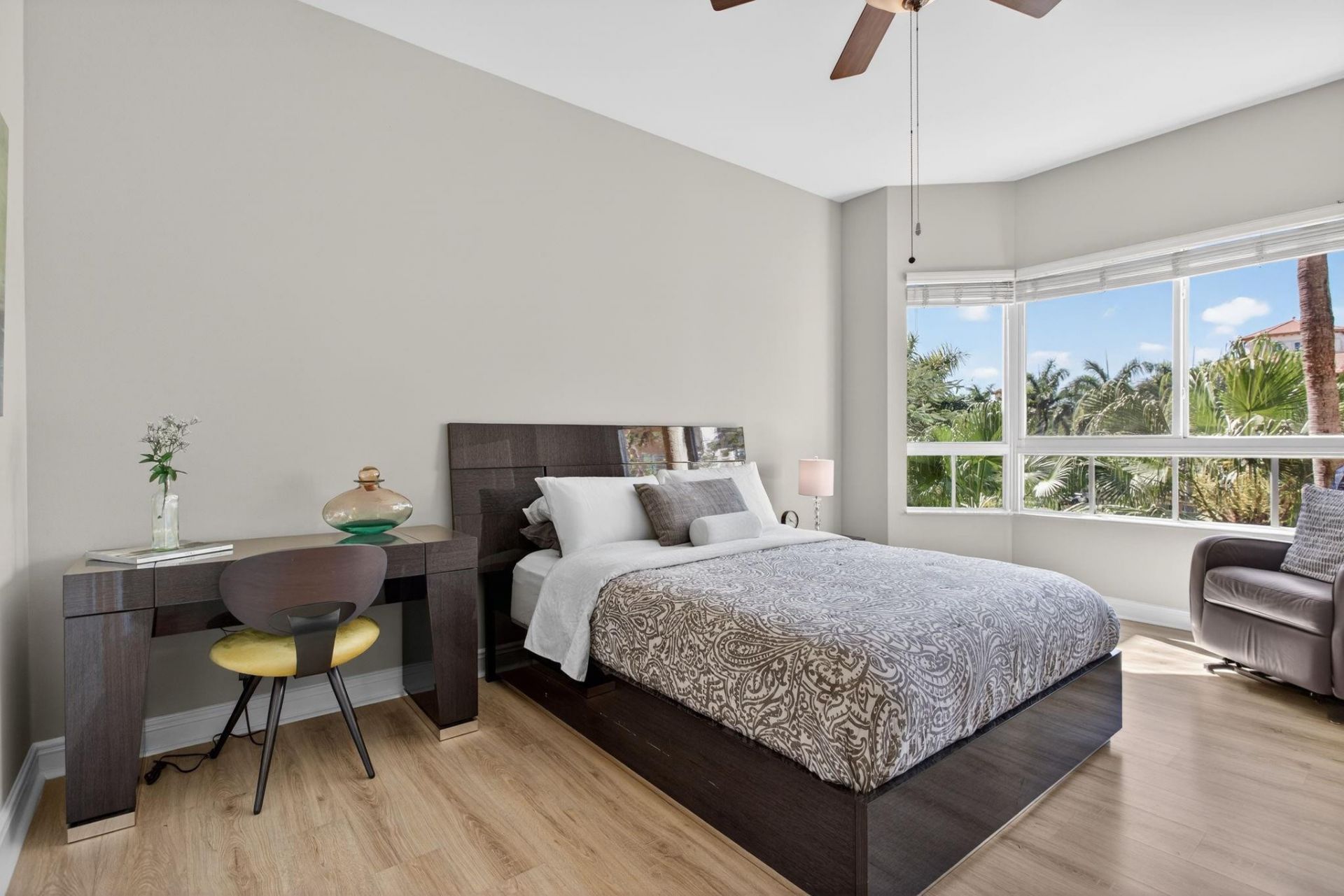 16102 Emerald Estates Dr, Unit 325, Weston, FL 33331 Photo