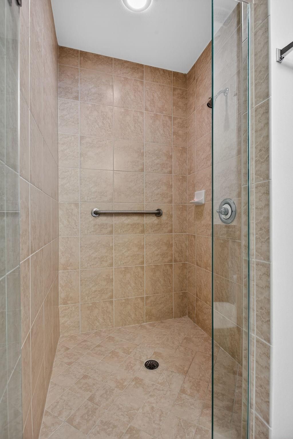 16102 Emerald Estates Dr, Unit 325, Weston, FL 33331 Photo