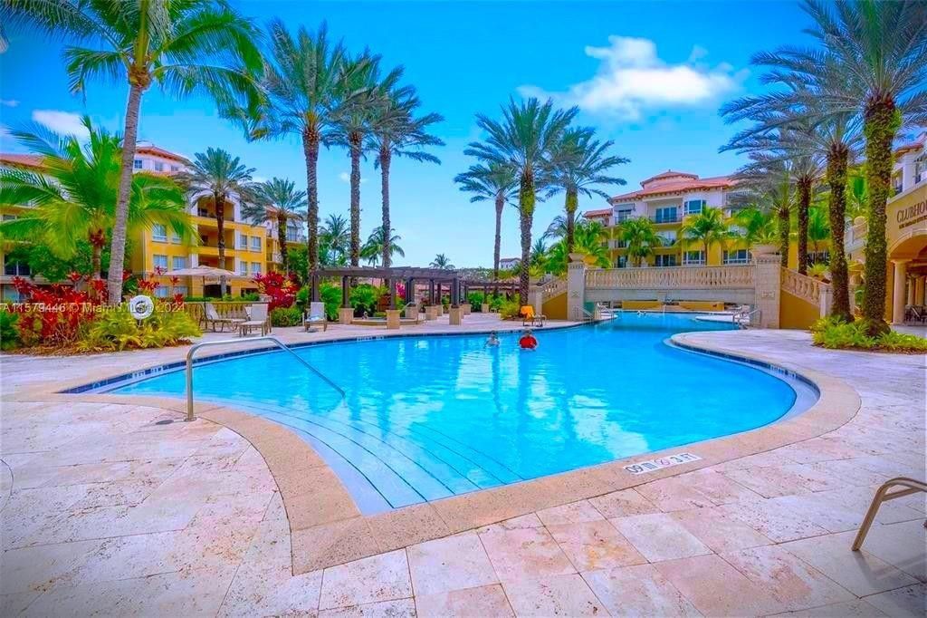 16102 Emerald Estates Dr, Unit 325, Weston, FL 33331 Photo