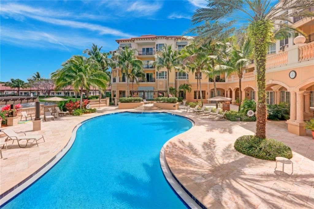 16102 Emerald Estates Dr, Unit 325, Weston, FL 33331 Photo