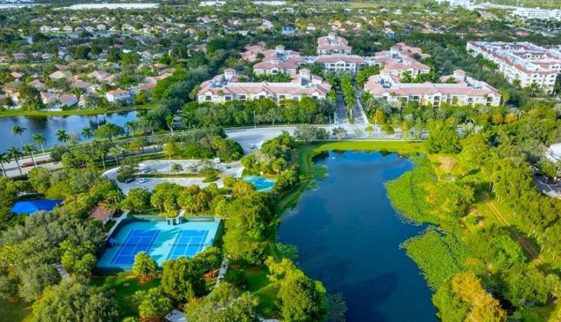 16102 Emerald Estates Dr, Unit 325, Weston, FL 33331 Photo