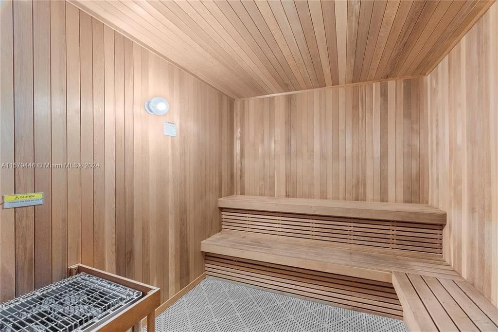 16102 Emerald Estates Dr, Unit 325, Weston, FL 33331 Photo