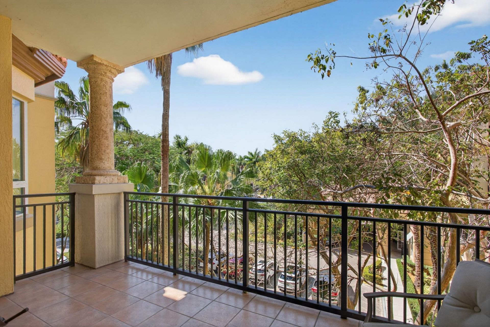 16102 Emerald Estates Dr, Unit 325, Weston, FL 33331 Photo