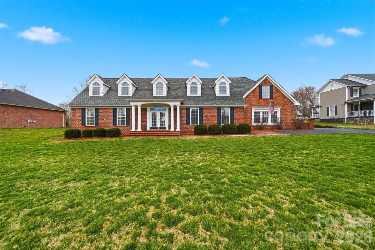 8 Morningside Drive, Granite Falls, NC 28630 Main Photo