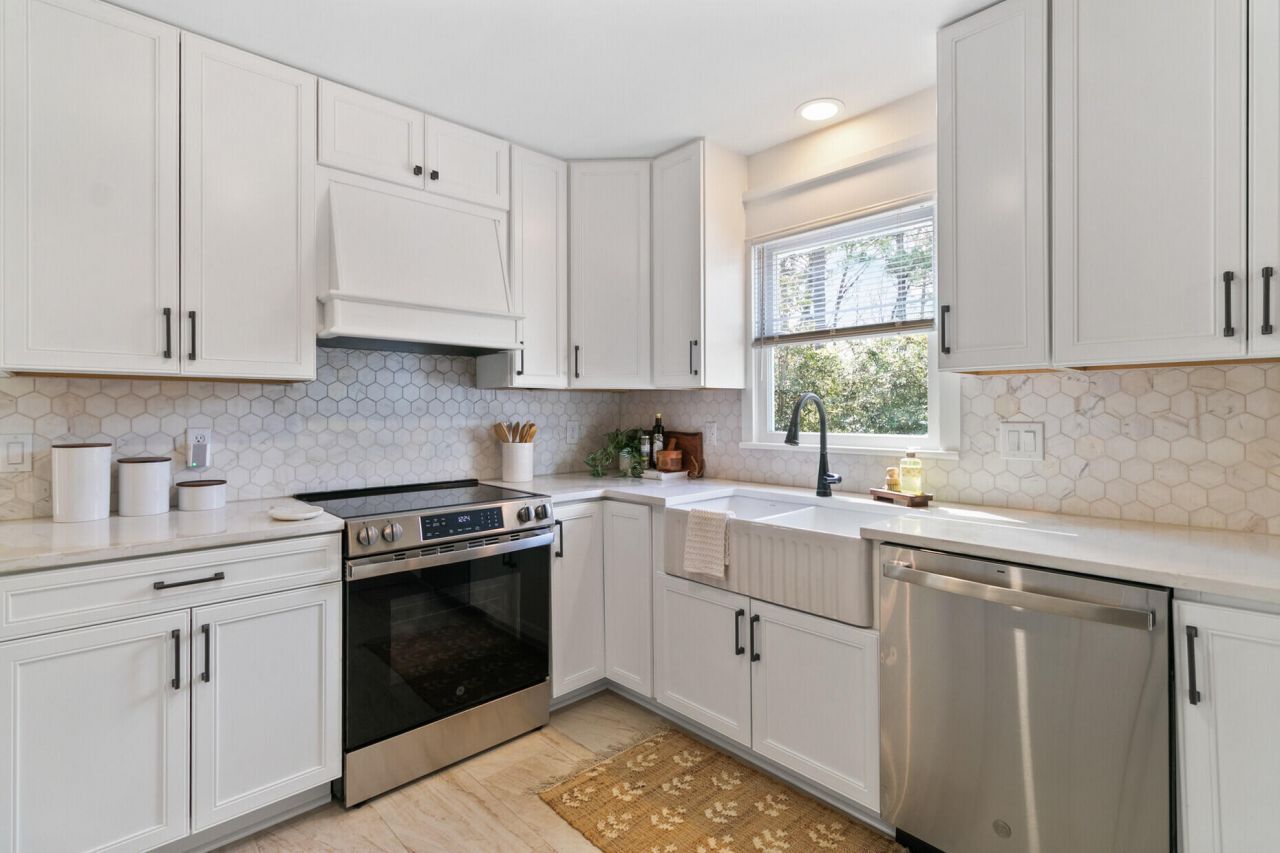 1830 Kempton Avenue Photo 14