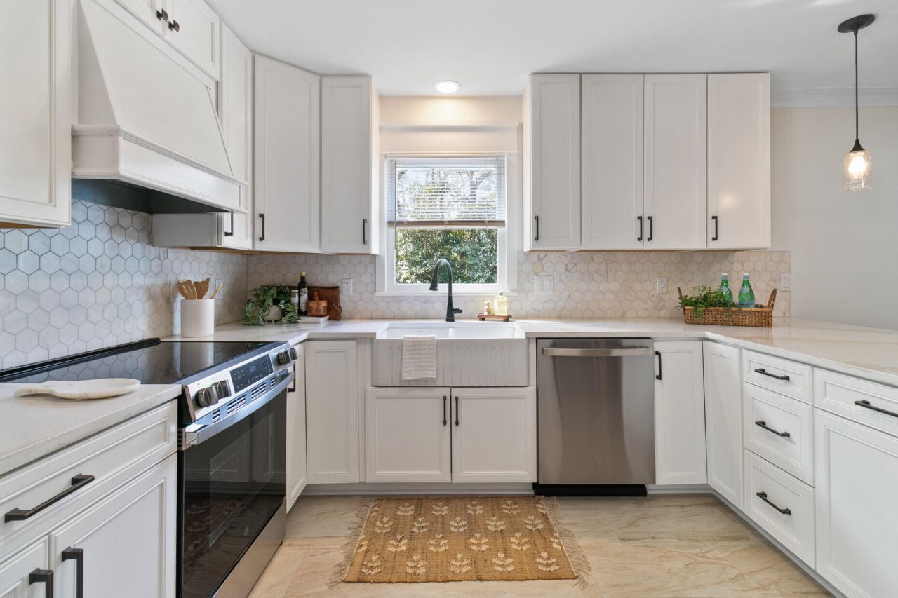 1830 Kempton Avenue Photo 15