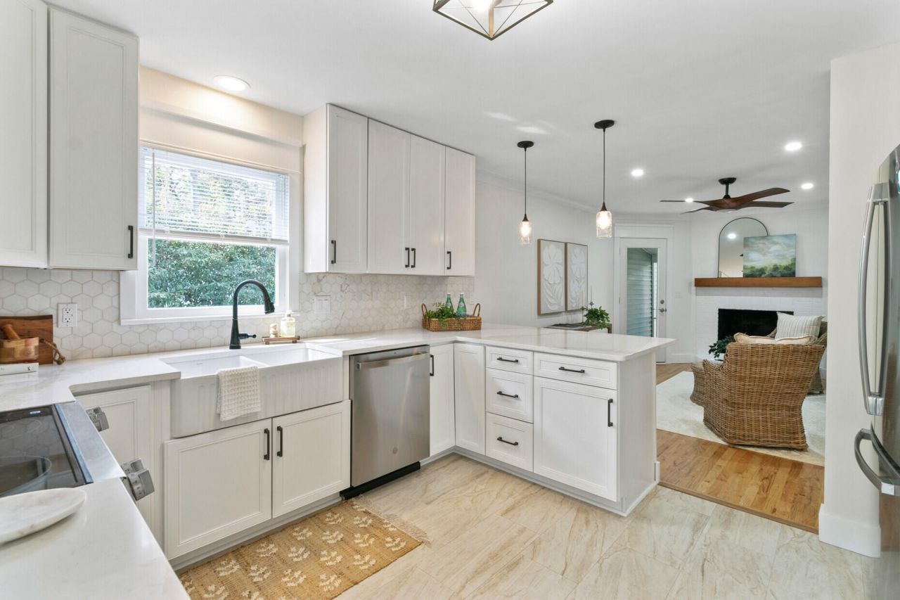 1830 Kempton Avenue Photo 16