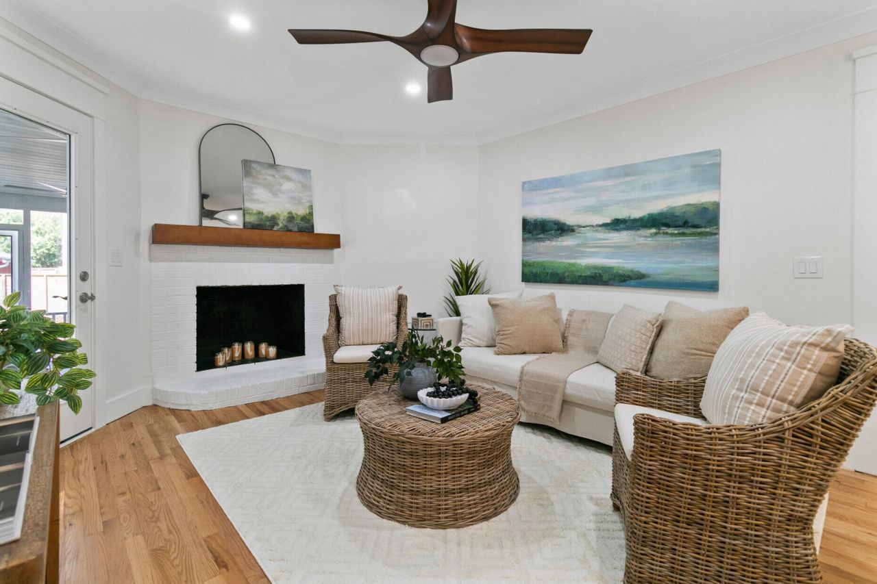 1830 Kempton Avenue Photo 19