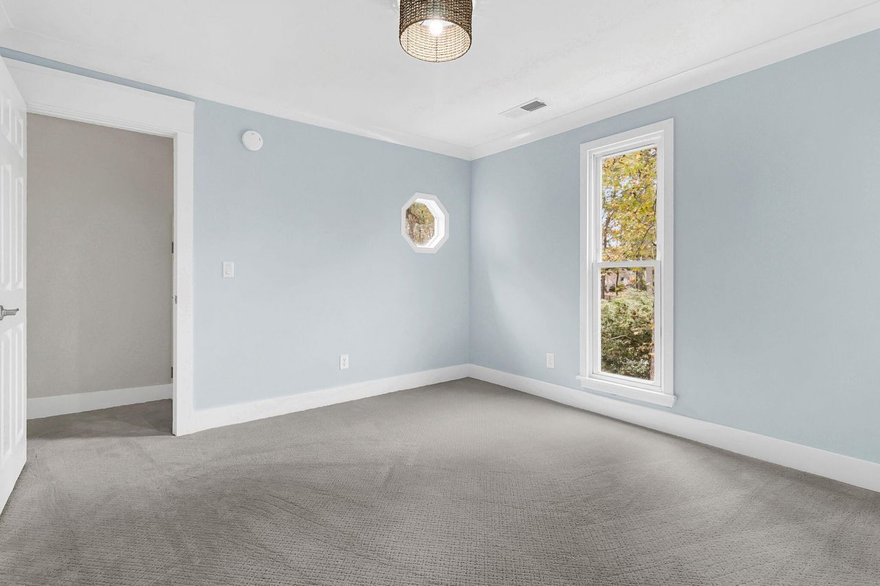 1830 Kempton Avenue Photo 20