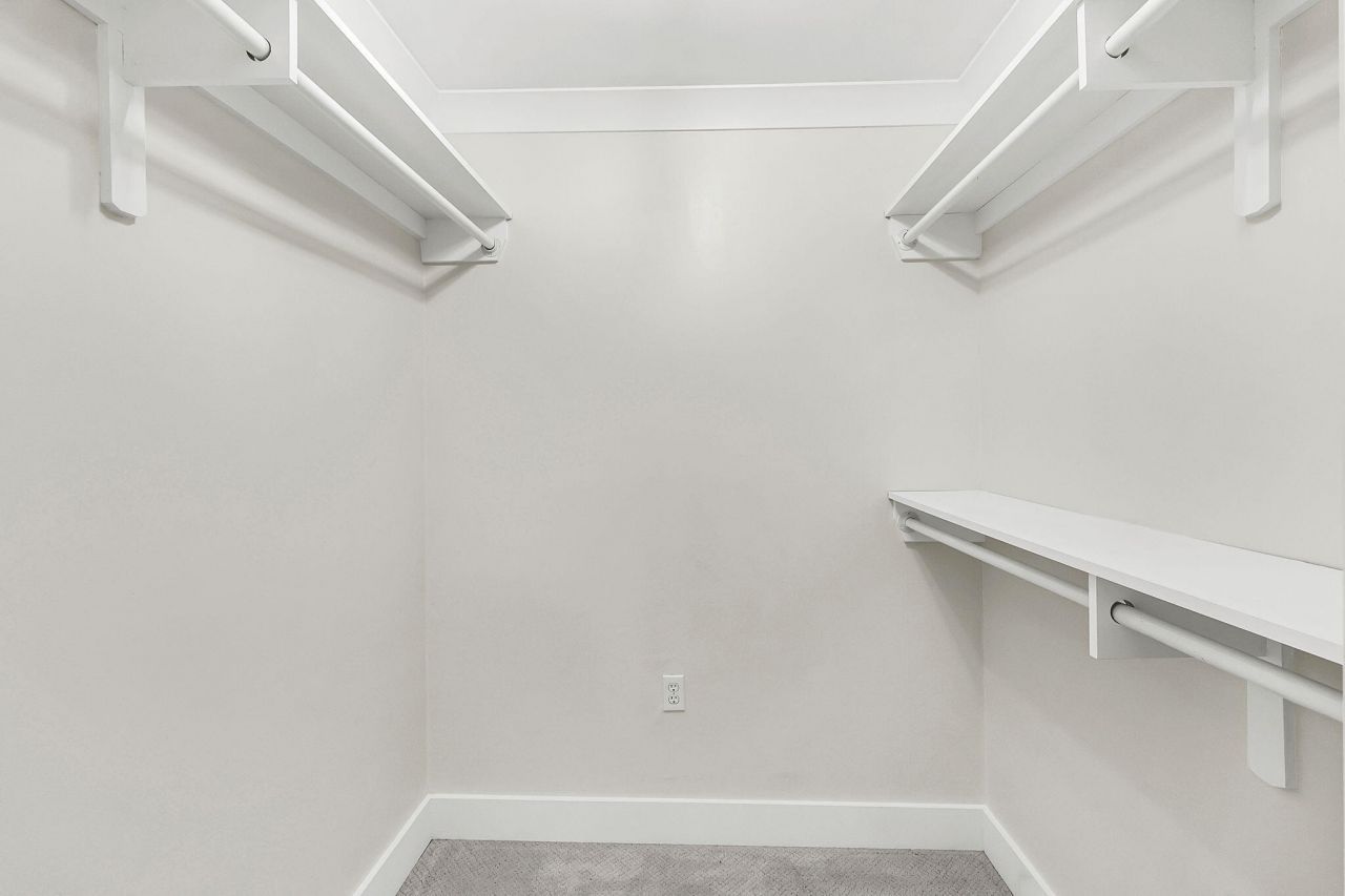 1830 Kempton Avenue Photo 28