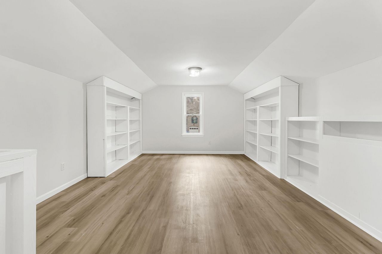 1830 Kempton Avenue Photo 34