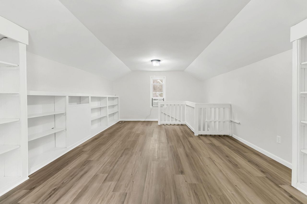 1830 Kempton Avenue Photo 35