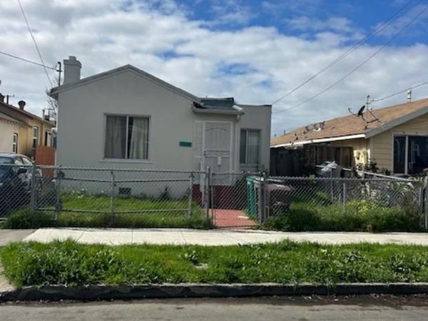 7625 7625 Hillside St, Oakland, CA 94605
