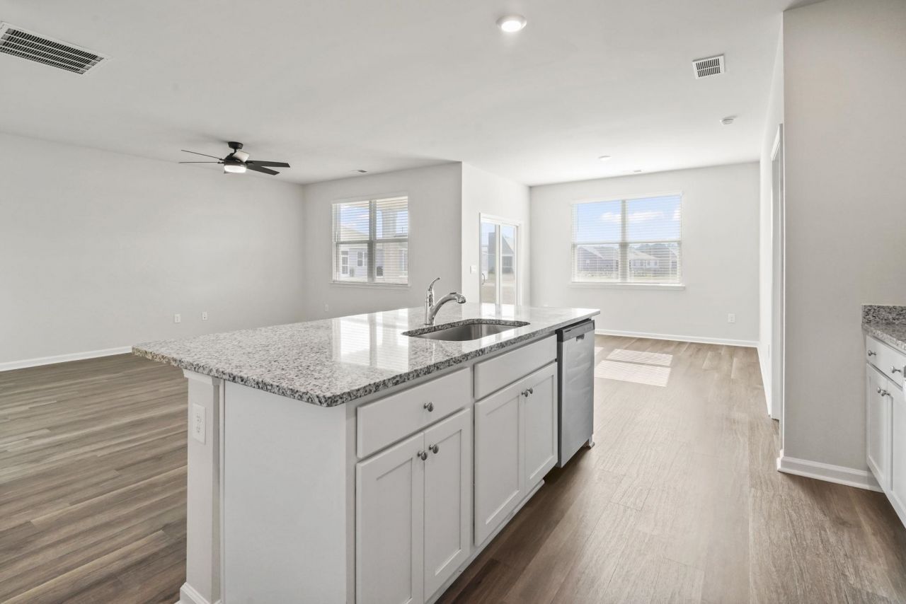 3068 Fair Ridge Way  Photo 6