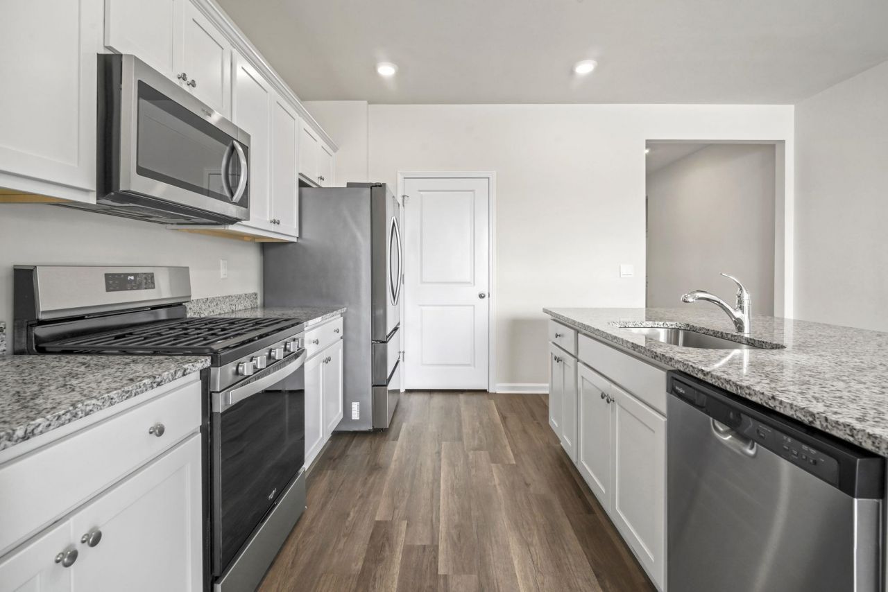 3068 Fair Ridge Way  Photo 7