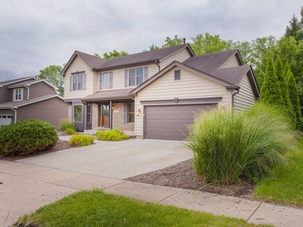 2705 Colonial Drive , Elgin, IL 60124