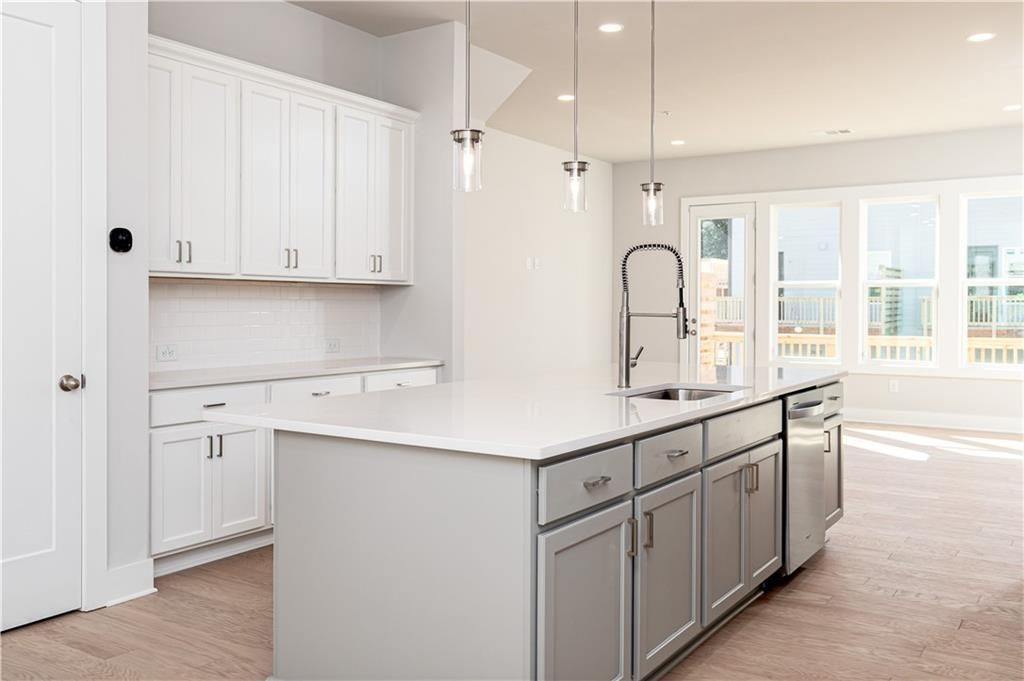 2304 Mockernut Trail, Unit 143, Smyrna, GA 30080 Main Photo