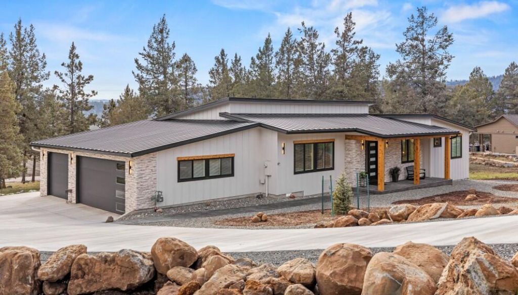 12156 Turnstone Drive, Klamath Falls, OR 97601 Main Photo