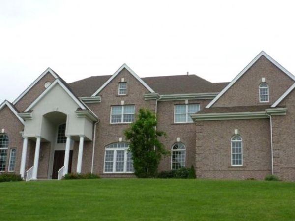 6 Trout Brook Ct, Chester, NJ 07930