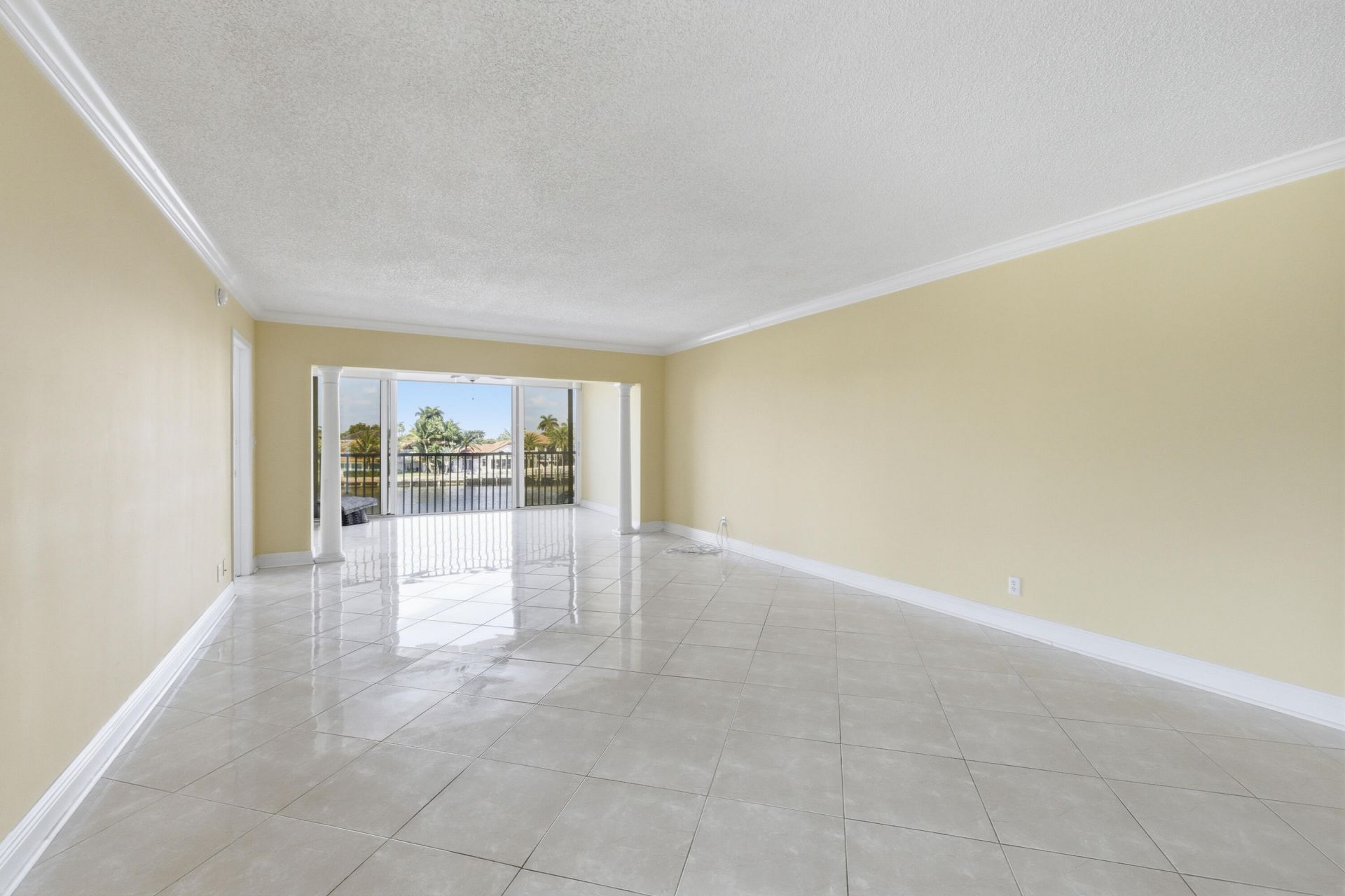 615 N Riverside Drive, Unit 301, Pompano Beach, FL 33062 Photo