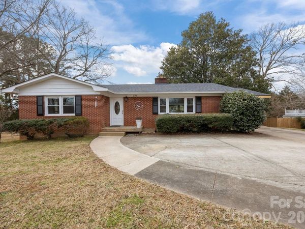 275 Tanner Street , Rutherfordton, NC 28139