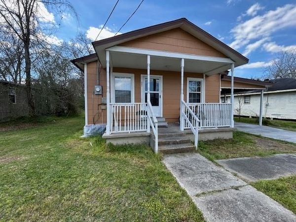 905 Washington St, Patterson, LA 70392