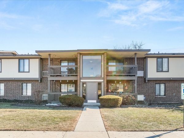 594 Somerset Lane, Unit 7, Crystal Lake, IL 60012