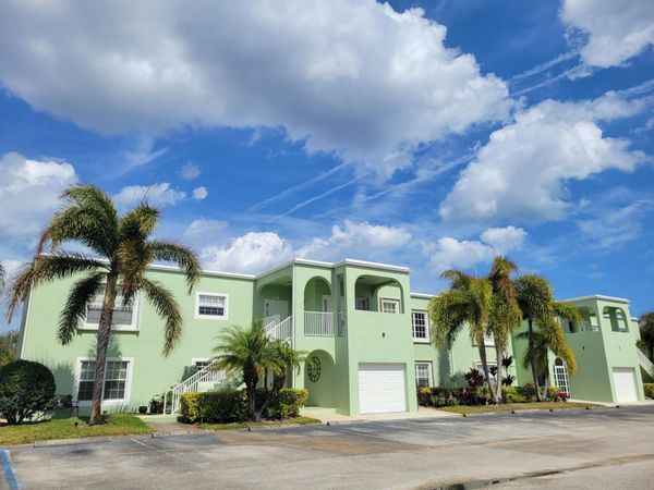 2185 SE Wild Meadow Circle, Port St. Lucie, FL 34952