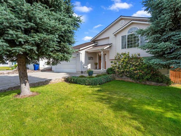 730 E Kathy Lee Ave, Medical Lake, WA 99002