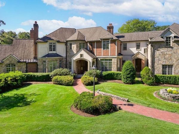 12 Wyndemere Drive, Southborough, MA 01772