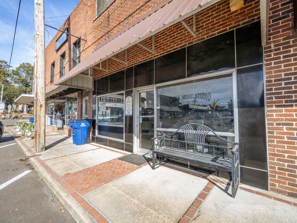 110 Public Sq N, Waynesboro, TN 38485