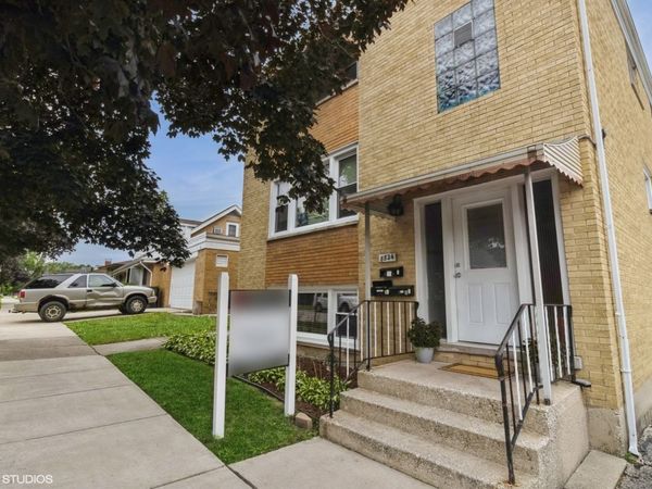 8824 Cherry Avenue, River Grove, IL 60171