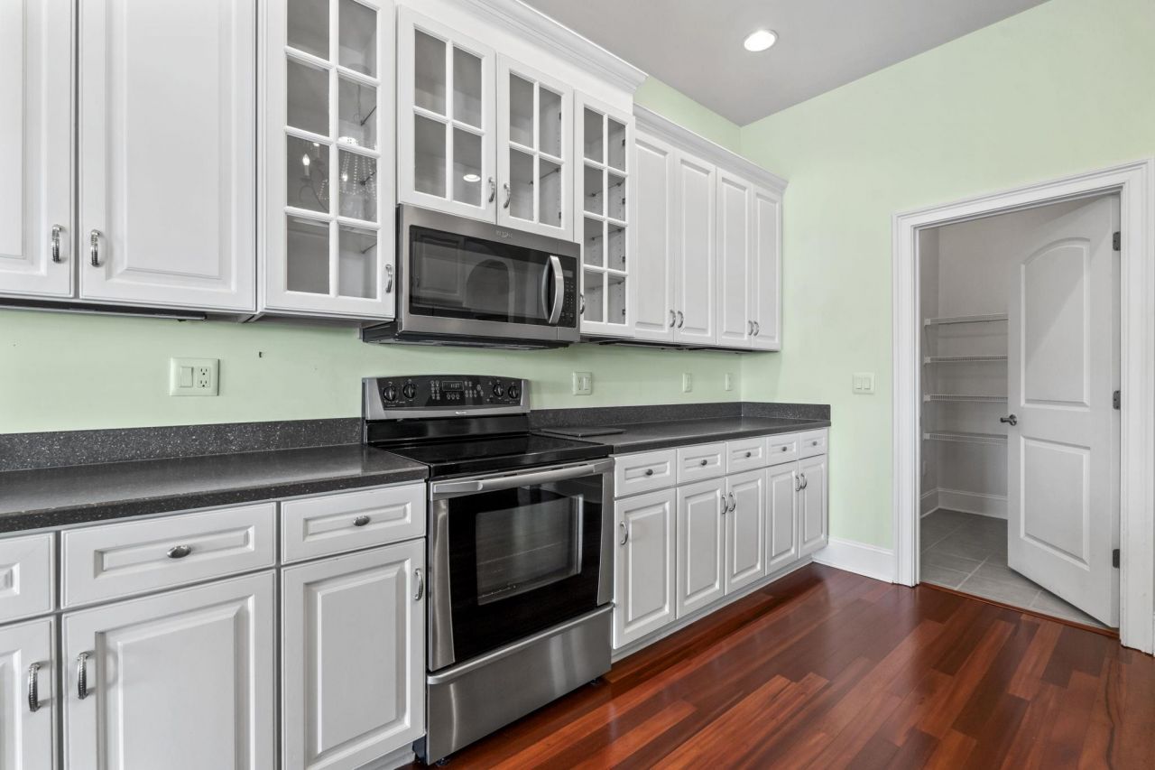 249 Venice Way  Photo 11