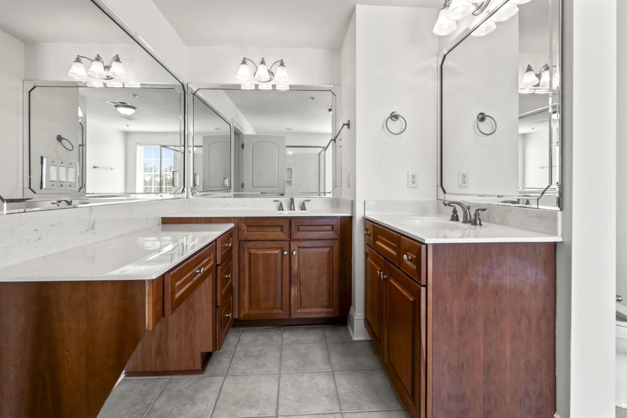 249 Venice Way  Photo 23