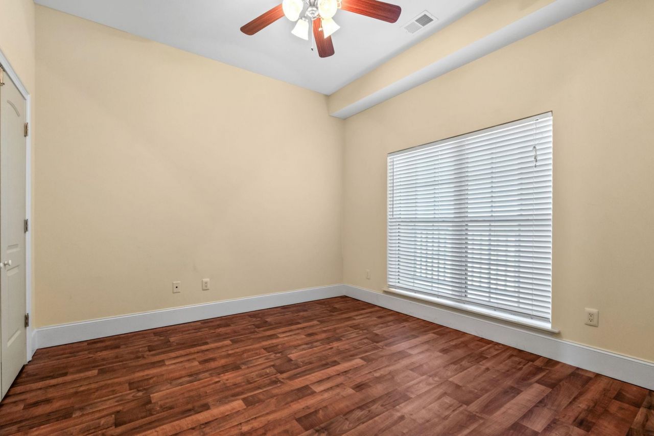 249 Venice Way  Photo 26