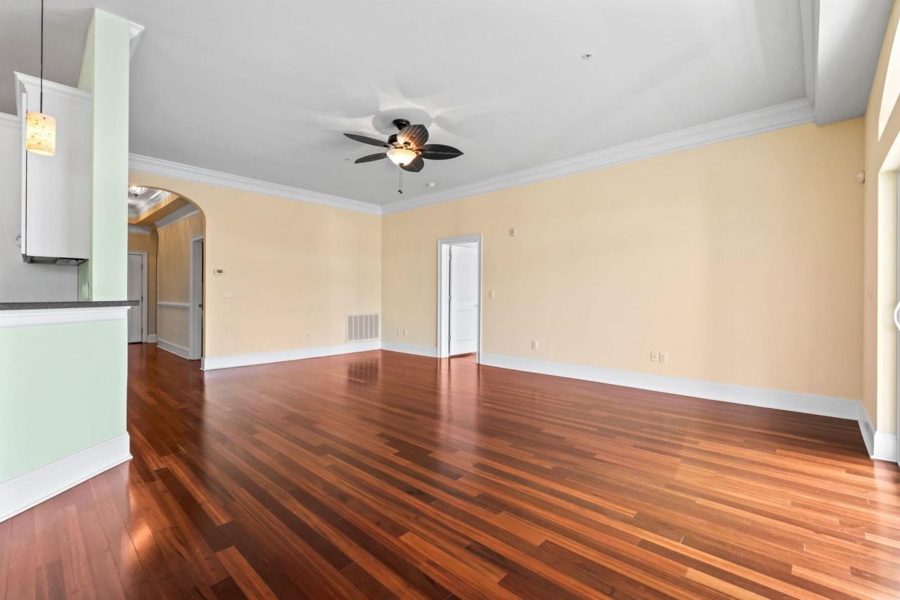 249 Venice Way  Photo 8