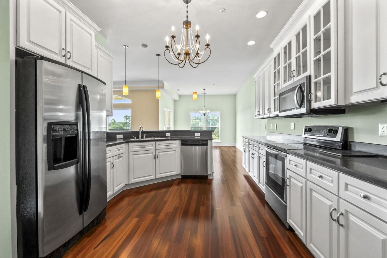 249 Venice Way  Photo 9