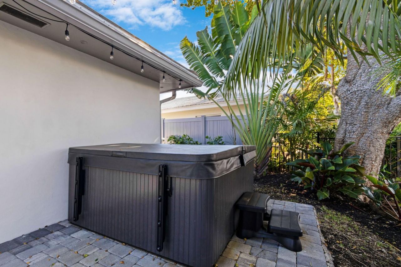 5821 NE 14th Way, Fort Lauderdale, FL 33334 Photo