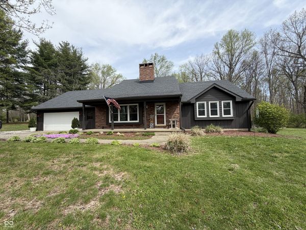 825 W Krislynn Woods Avenue, West Terre Haute, IN 47885