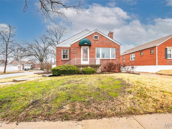 5689 Pernod Avenue, St Louis, MO 63139
