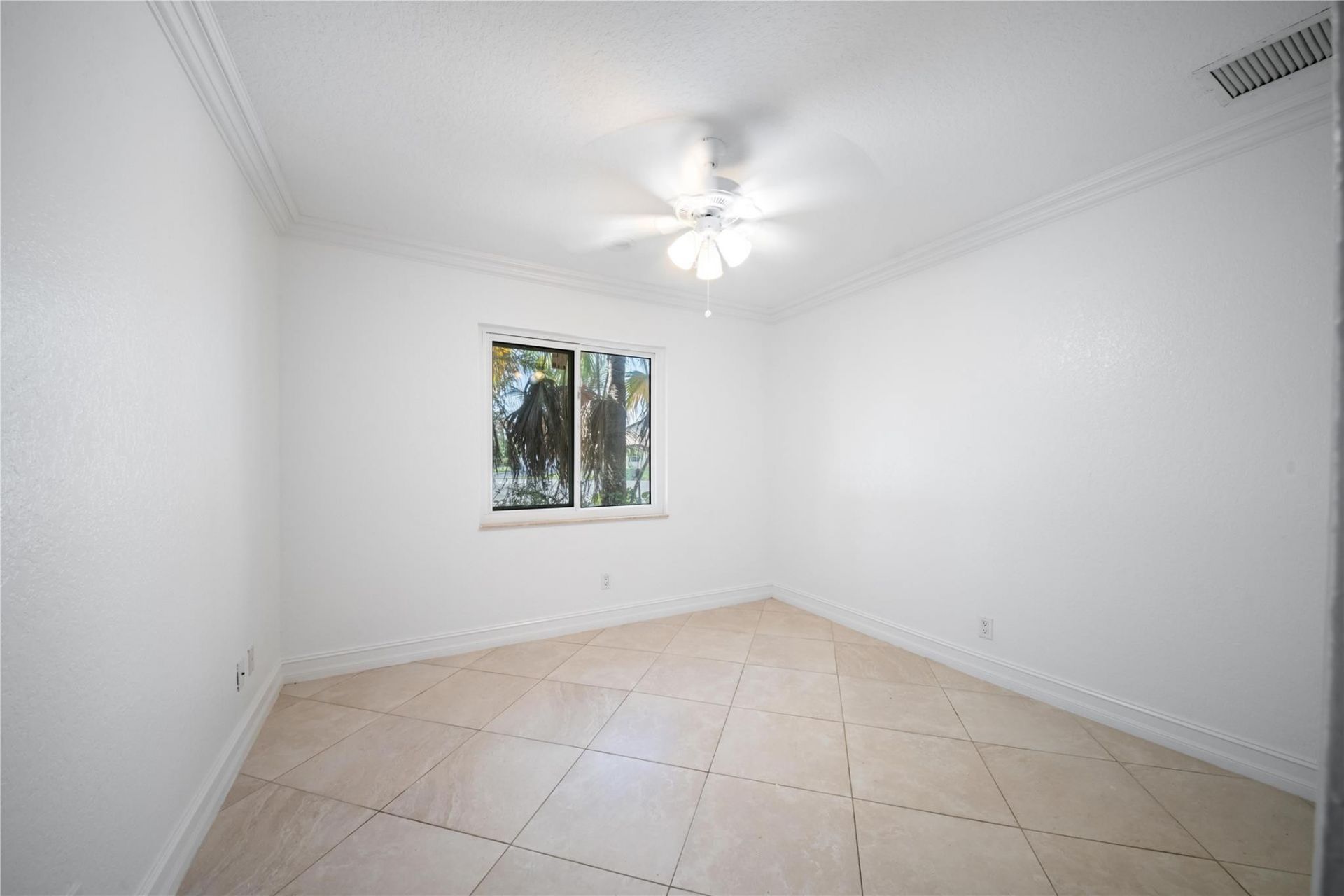 16770 Lakeview Court, Weston, FL 33326 Photo