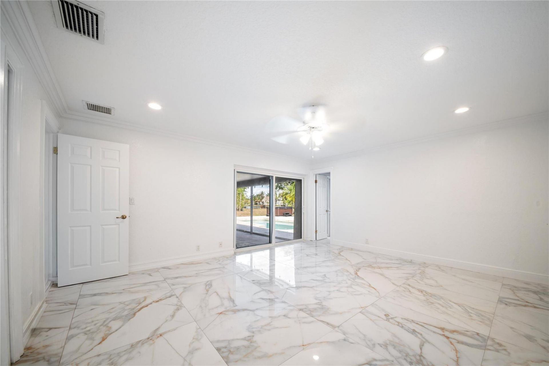 16770 Lakeview Court, Weston, FL 33326 Photo