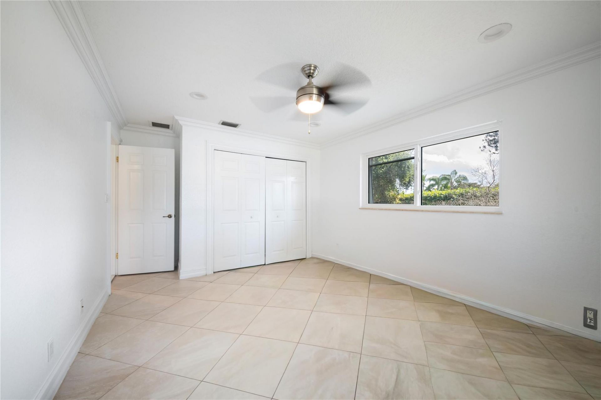 16770 Lakeview Court, Weston, FL 33326 Photo