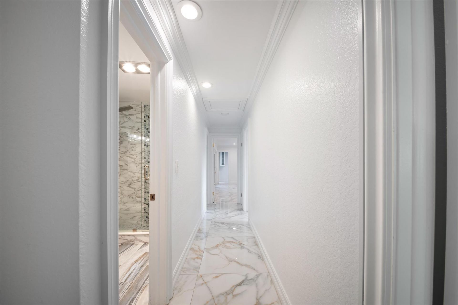 16770 Lakeview Court, Weston, FL 33326 Photo