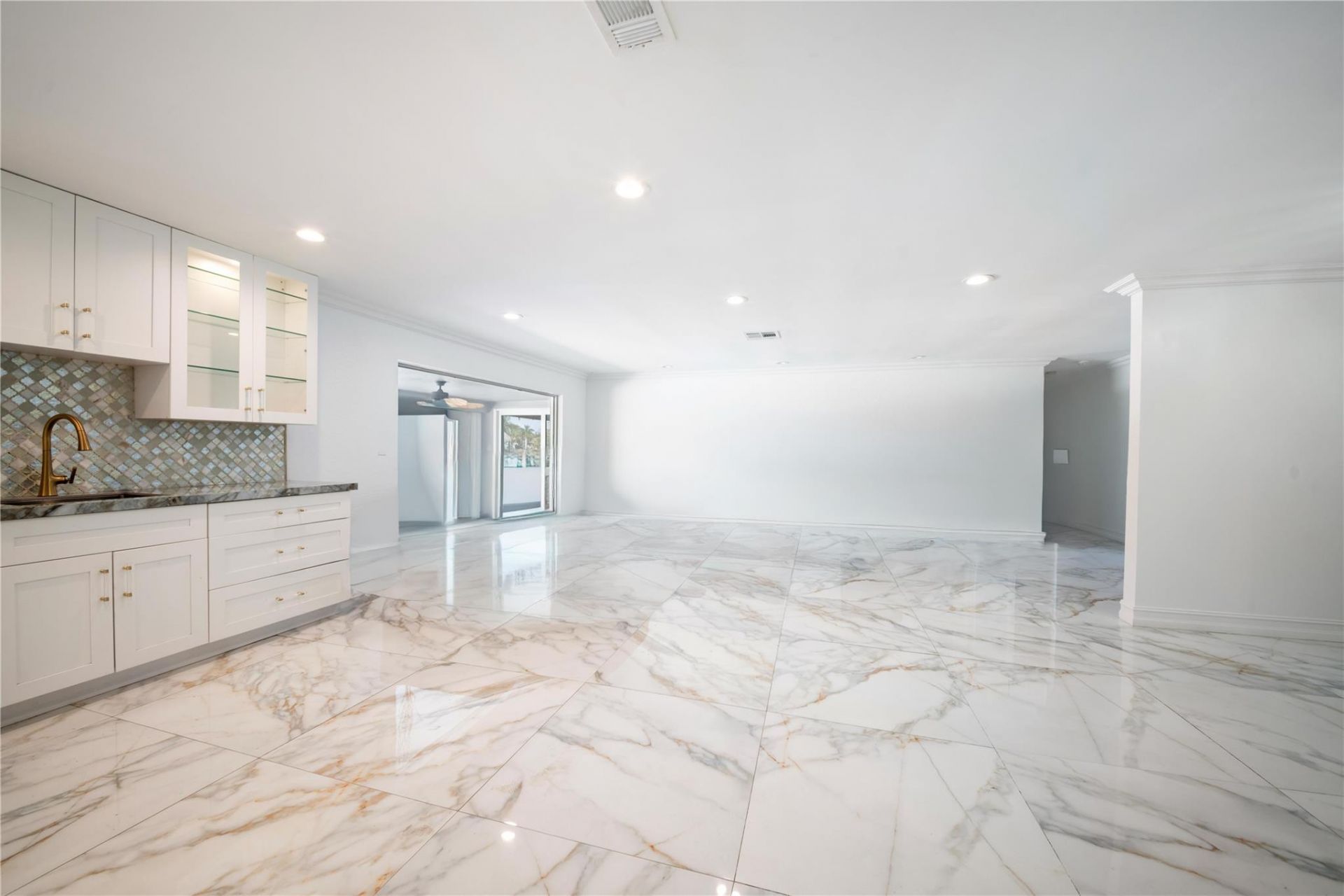 16770 Lakeview Court, Weston, FL 33326 Photo