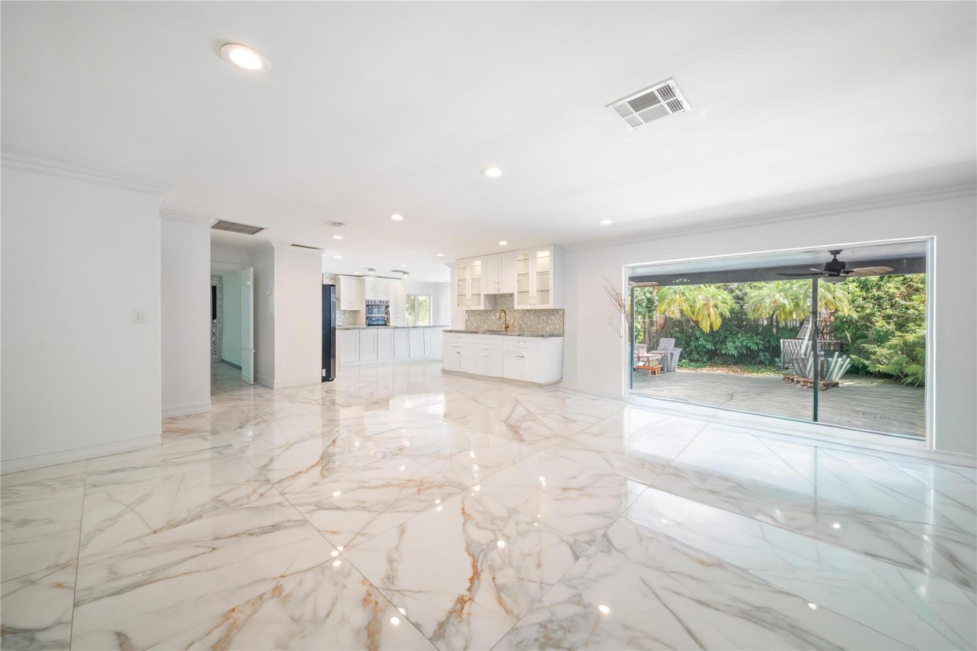 16770 Lakeview Court, Weston, FL 33326 Photo